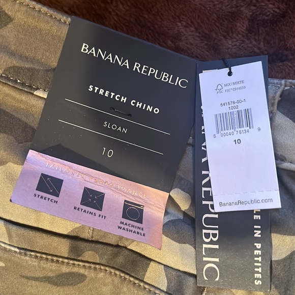 Banana Republic Camo - Picture 2 of 5